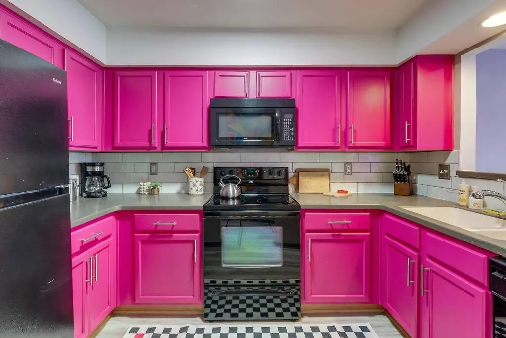 Vibrant Riverfront 2Bd With A Pool Nashville
