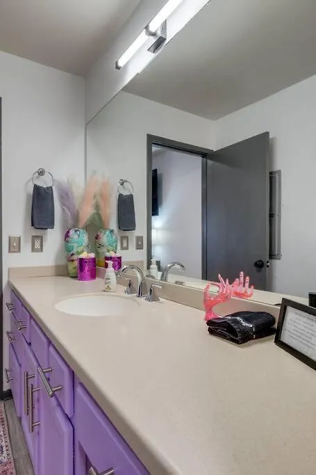 Vibrant Riverfront 2Bd With A Pool Nashville 0*,  USA